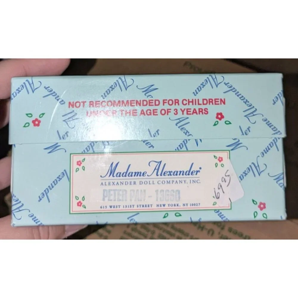 Madame Alexander Peter Pan Doll 8" The Classic Friends #13660 box accessories - Picture 3 of 8